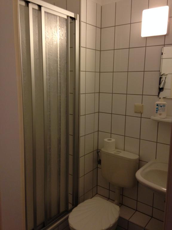 Hotel Azur Berlin Oda fotoğraf